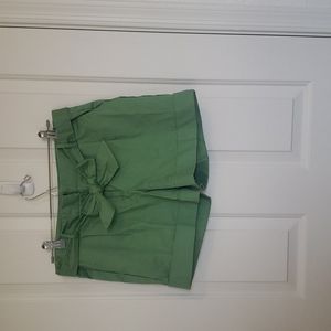 Ninety Green shorts with pockets NWOT